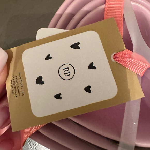 New Rae dunn Heart shaped measuring cups - Picture 5 of 5